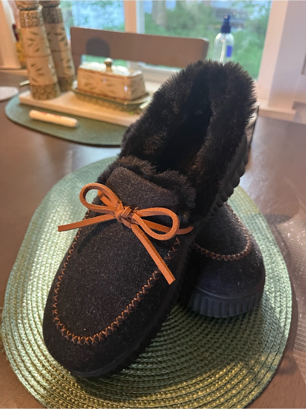 Sketchers Moccasin Cozy Lined Slippers - Black - Memory Foam Mauve- W6.5 - NWOB